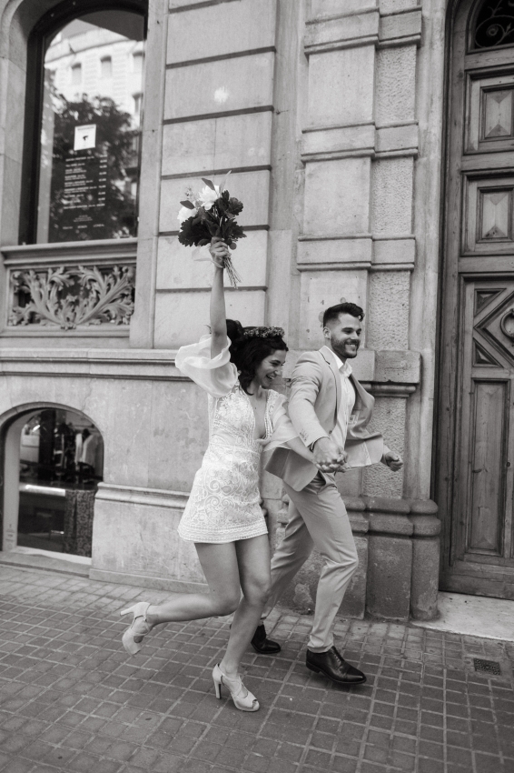 Novias de Ciudad - Romantic bride in Barcelona