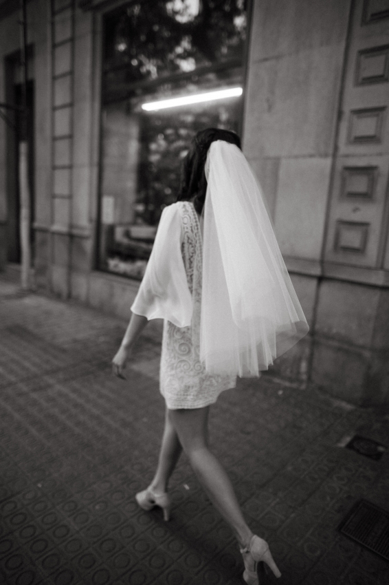 Novias de Ciudad - Romantic bride in Barcelona